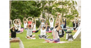 Yoga gratuit à Toranomon Hills avec des instructeurs de premier ordre (article by amuzen)